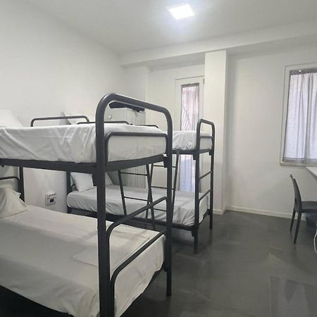 ท็อปฟลอร์ Hotel เนเปิลส์ ภายนอก รูปภาพ